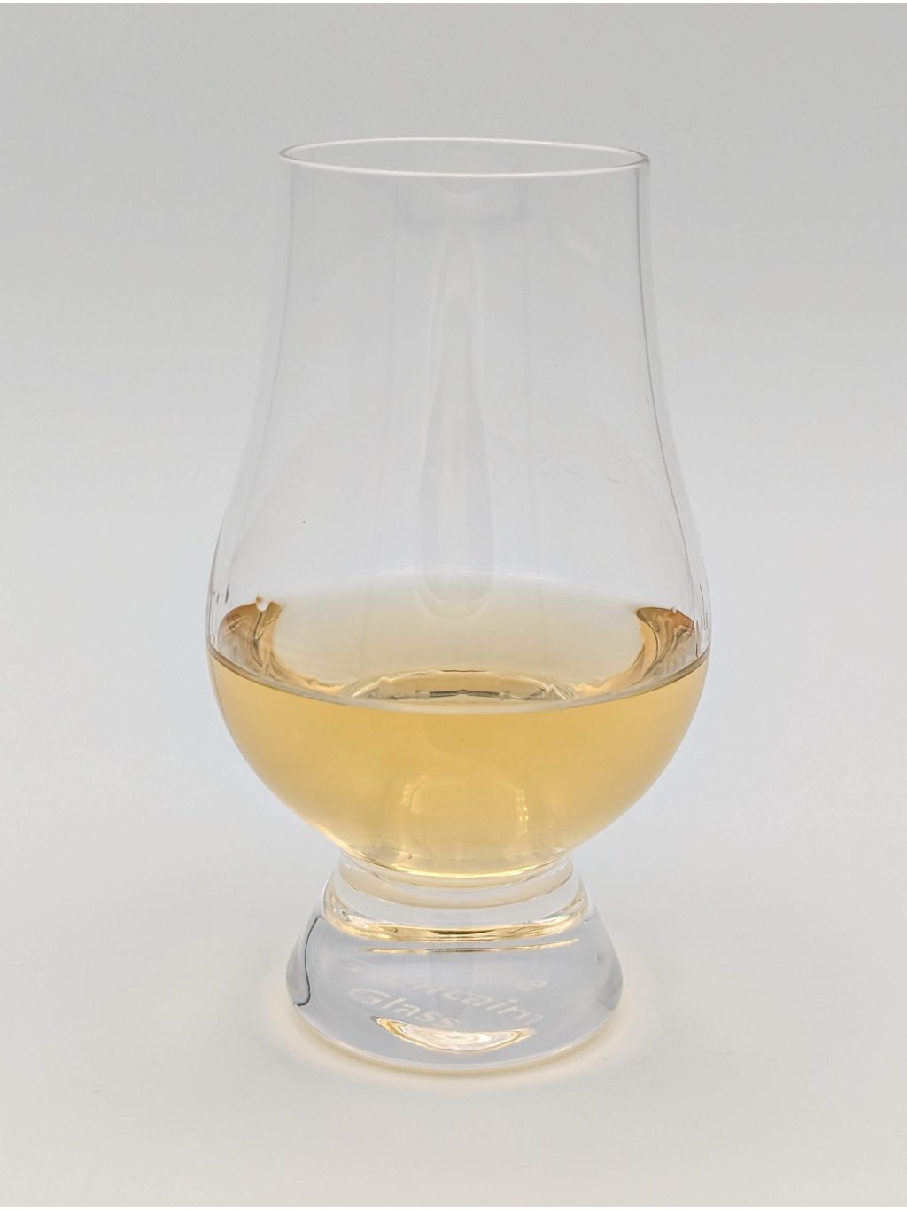 Light Gold Liquid in a Glencairn glass
